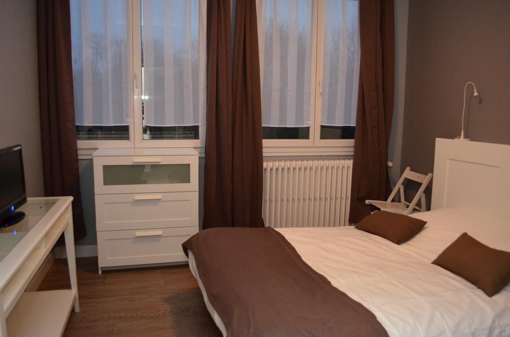 Auberge Du Lac Hotel Marcilly-sur-Tille Quarto foto