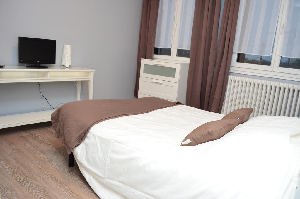 Auberge Du Lac Hotel Marcilly-sur-Tille Quarto foto